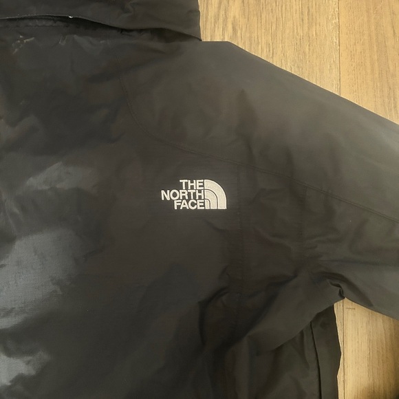 The North Face Woman’s HyVent Jacket, Removable Hood, Vintage- USED - Picture 13 of 13